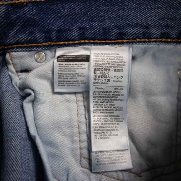 Levi's 505 Regular Fit Light Wash Denim Jeans - Picture 6 of 8